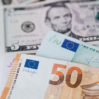 Koniec roku z potężną dawką optymizmu w polskich firmach: rekordowe 60 proc. planuje podwyżki, a 26 proc. chce zwiększyć zatrudnienie