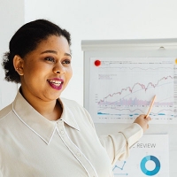 3 na 10 firm obszaru bankowości, finansów, ubezpieczeń i nieruchomości planuje wzrost zatrudnienia