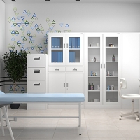 Szafa medyczna w gabinecie lekarskim - dlaczego ma realne znaczenie dla pracy i bezpieczeństwa?