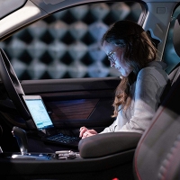 Nawet 2 terabajty danych dziennie - tyle informacji generuje współczesny samochód. Przełomowe technologie najważniejszym trendem przemian branży automotive
