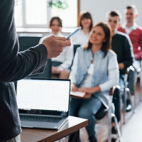 Znajdź dobrą pracę dzięki szkoleniom Leadership Center 