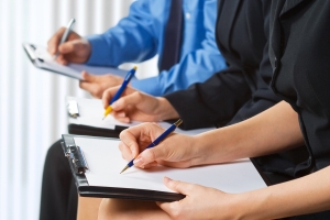 Europejczycy pracują, Polacy studiują